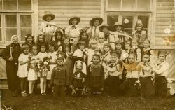 Most probably students of the school in Poryck, interwar period.