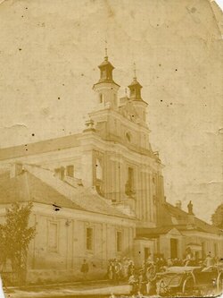 The parish church in Poryck during the interwar period.
